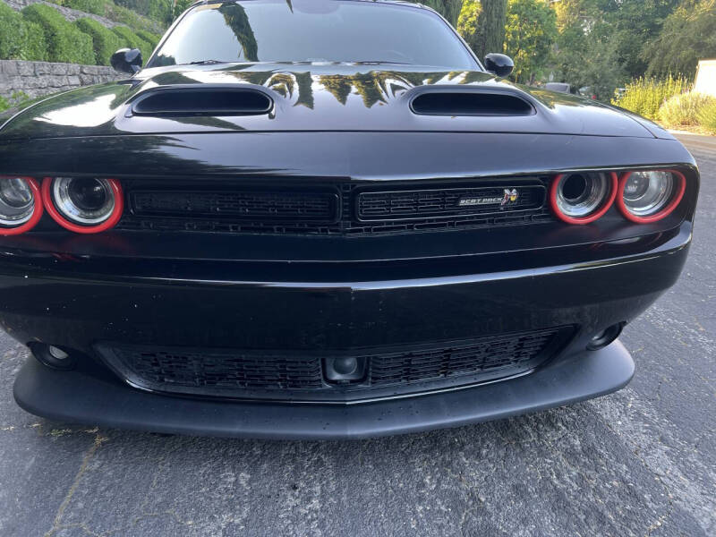 2016 Dodge Challenger 392 HEMI Scat Pack Shaker