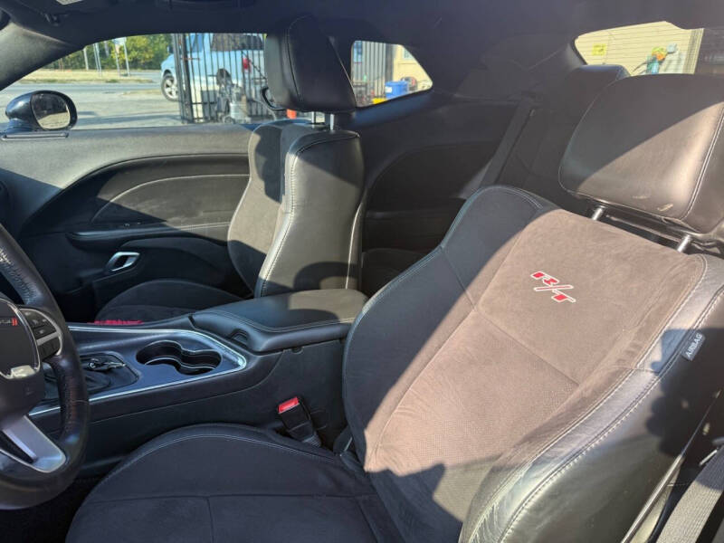 2016 Dodge Challenger R/T Plus