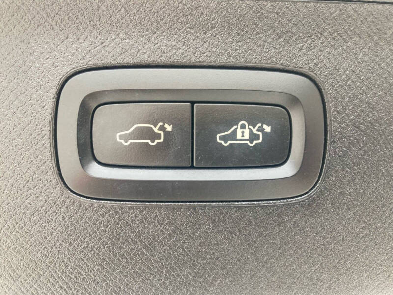 2016 Volvo XC90 T8 eAWD Inscription