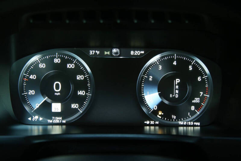 2017 Volvo XC90 T5 R-Design