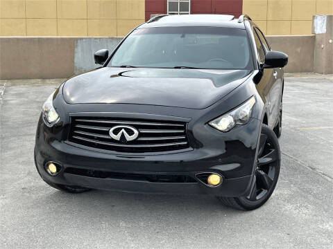 2015 Infiniti QX70 for sale at Ultimate Motors in Port Monmouth NJ