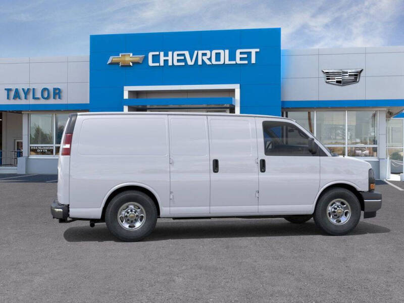 2025 Chevrolet Express 3500