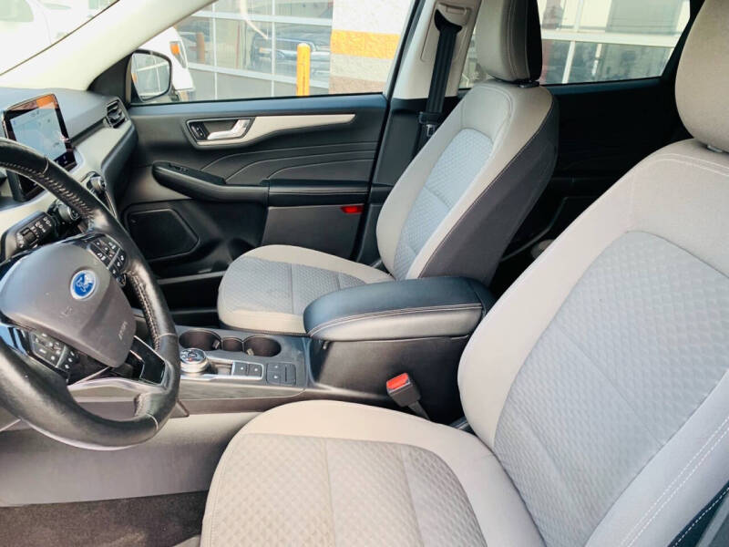 2021 Ford Escape SE