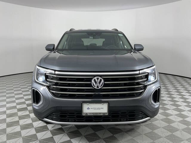 Used 2024 Volkswagen Atlas SE w/Tech with VIN 1V2WR2CA6RC555819 for sale in Peoria, AZ