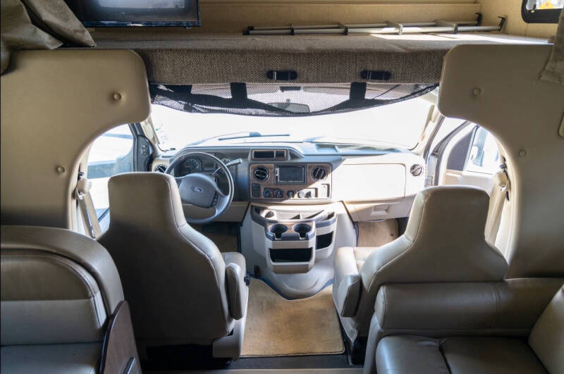 2019 Thor Motor Coach CHATEAU 31E