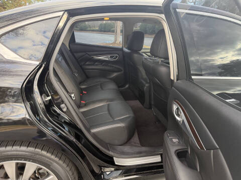 2013 Infiniti M37
