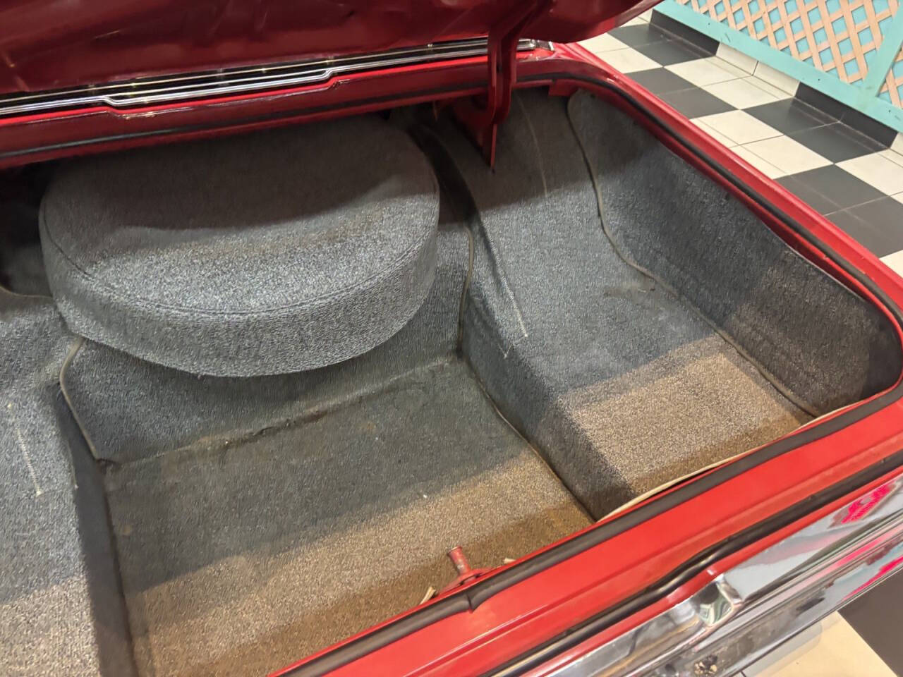 1964 Ford Thunderbird 32