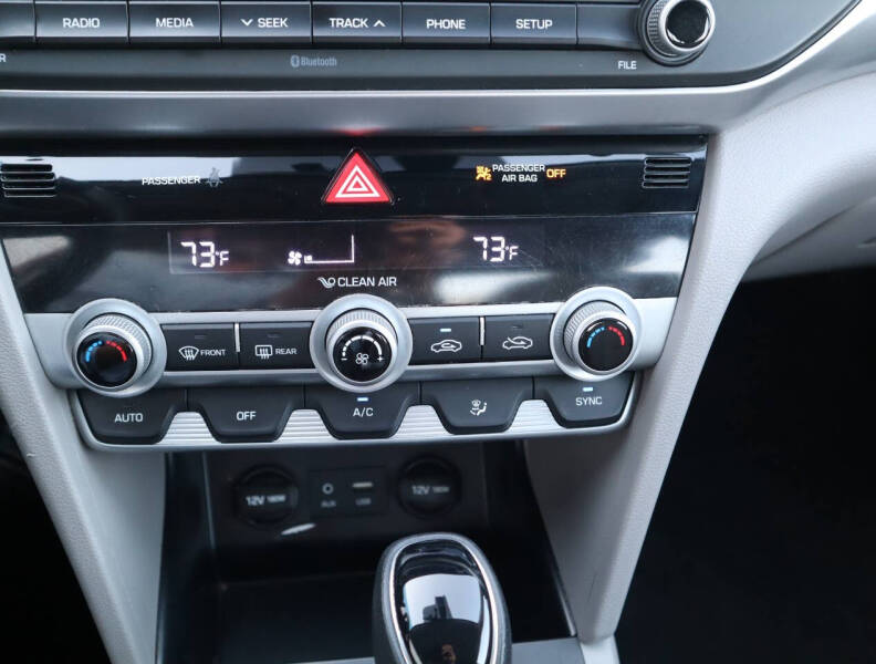 2020 Hyundai Elantra SE