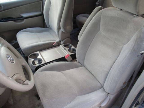 2005 Toyota Sienna LE 7 Passenger