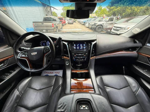 2017 Cadillac Escalade Luxury