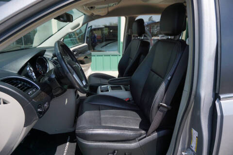 2016 Chrysler Town and Country Touring