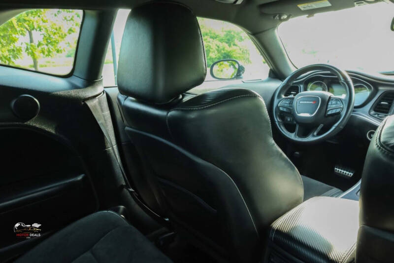 2017 Dodge Challenger 392 HEMI Scat Pack Shaker