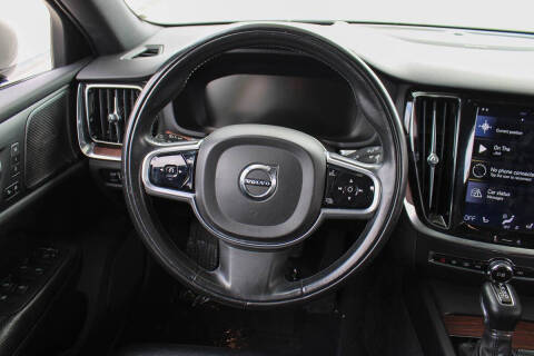 2020 Volvo V60 T5 Momentum