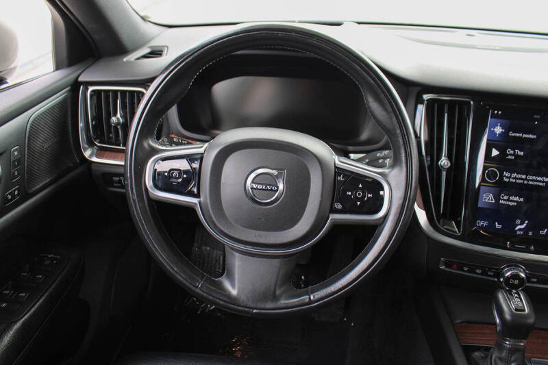 2020 Volvo V60 T5 Momentum