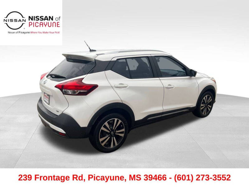 2019 Nissan Kicks SR