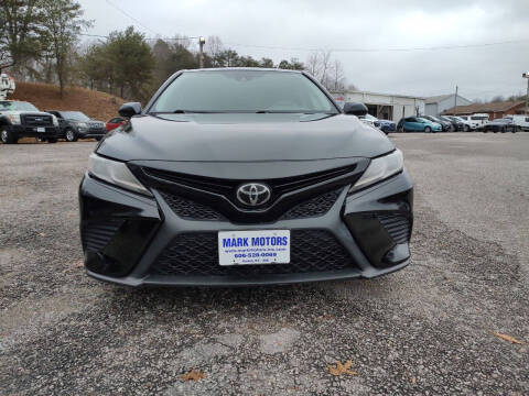 2020 Toyota Camry SE