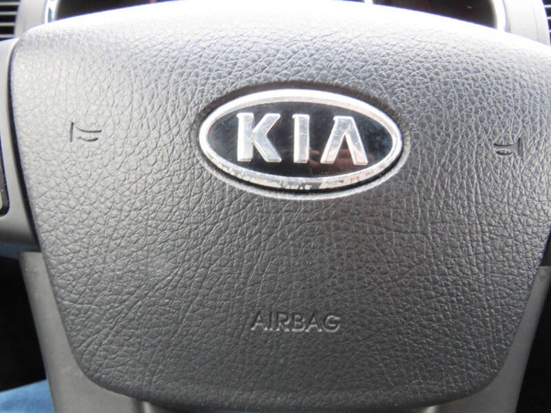 2011 Kia Sorento LX photo 13