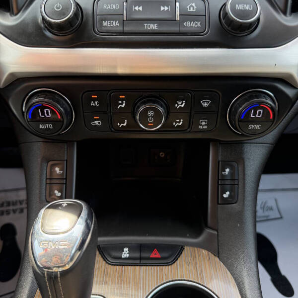 2017 GMC Acadia SLE-2