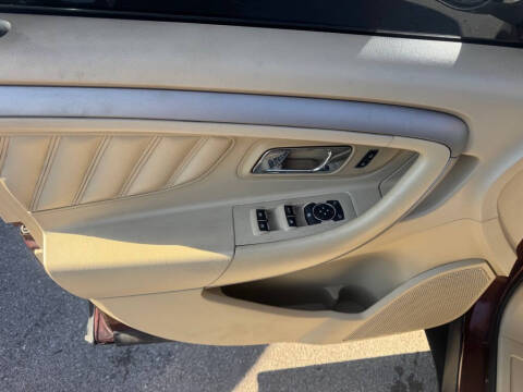 2015 Ford Taurus SEL