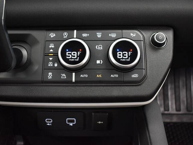 2023 Land Rover Defender 90 SE