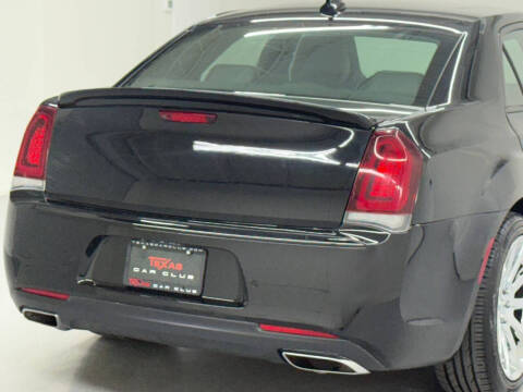 2016 Chrysler 300