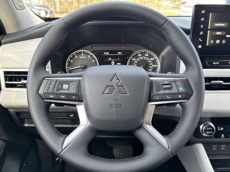 2025 Mitsubishi Outlander SE
