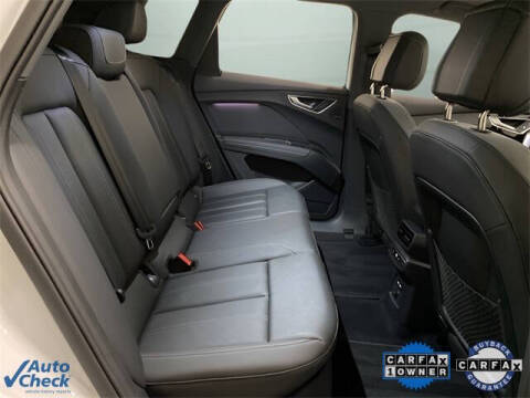 2024 Audi Q4 e-tron quattro Premium Plus 50