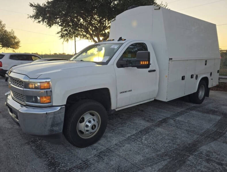 2019 Chevrolet Silverado 3500 Chassis Cab Work Truck's photo