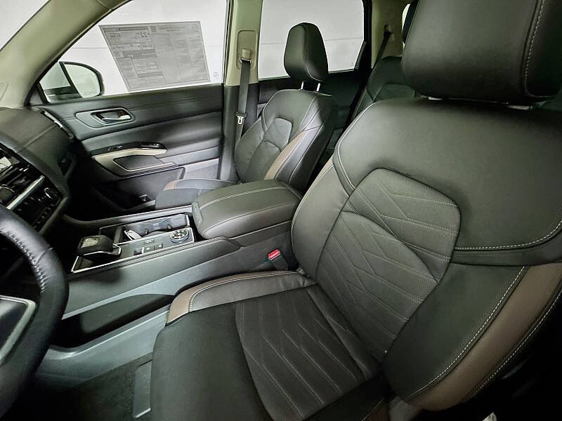 2025 Nissan Pathfinder Platinum