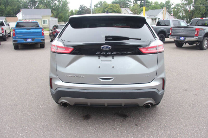 2022 Ford Edge Titanium