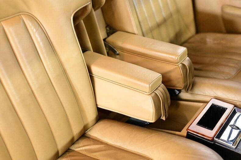 1972 Rolls-Royce SILVER CLOUD LWB