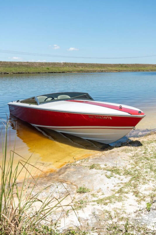 1994 Donzi Marine Classic 22