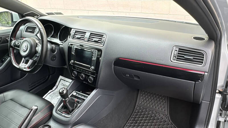 2016 Volkswagen Jetta