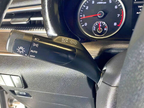 2022 Kia K5 EX