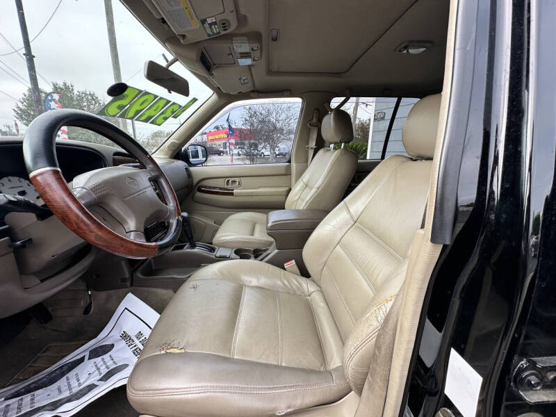 2000 Nissan Pathfinder LE