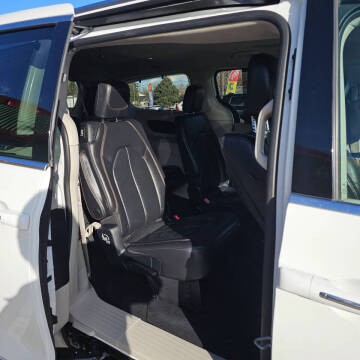 2017 Chrysler Pacifica Touring-L Plus