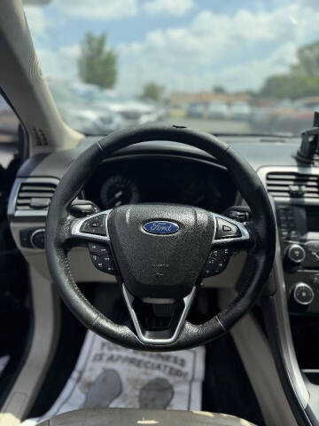 2017 Ford Fusion SE