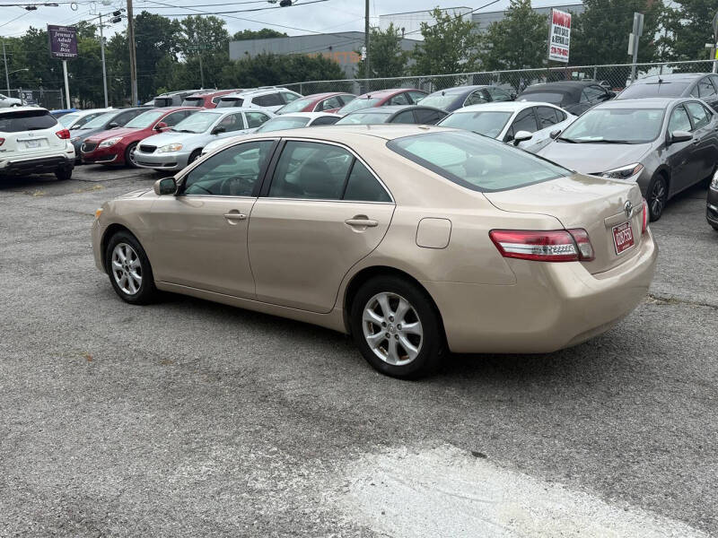 2011 Toyota Camry LE