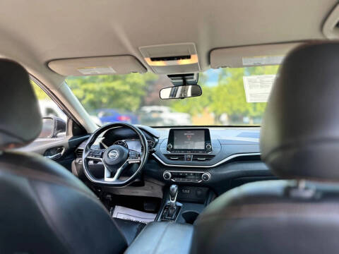 2021 Nissan Altima 2.5 SR