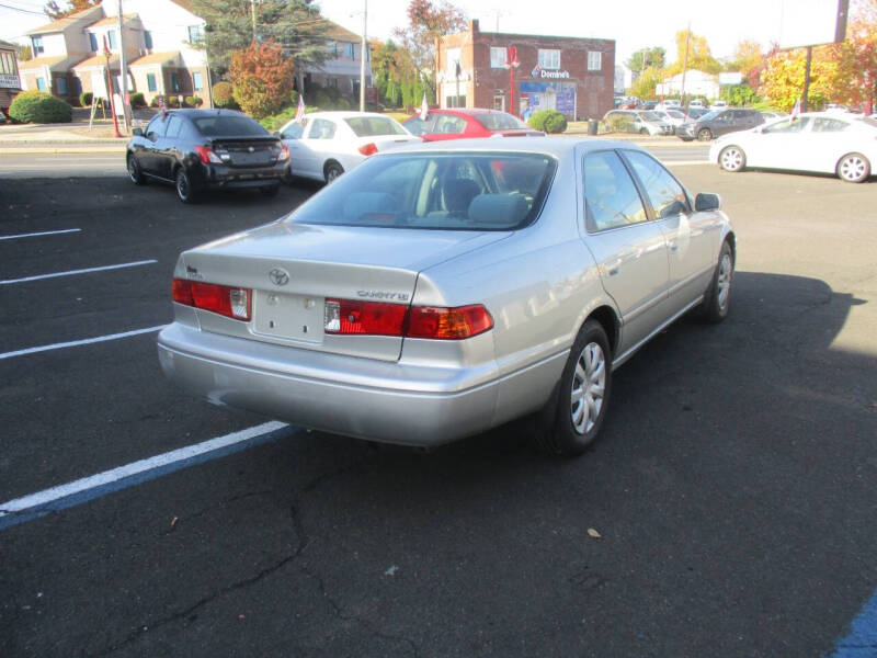 2000 Toyota Camry CE photo 3