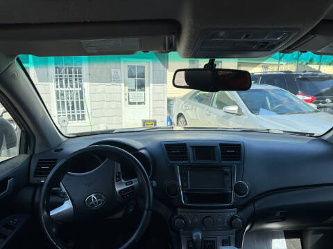 2013 Toyota Highlander Plus