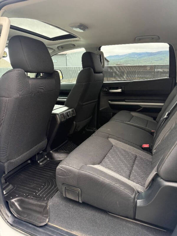 2015 Toyota Tundra SR5