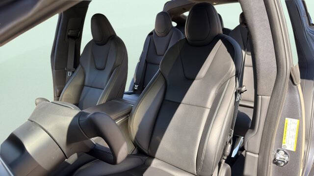2022 Tesla Model X Plaid