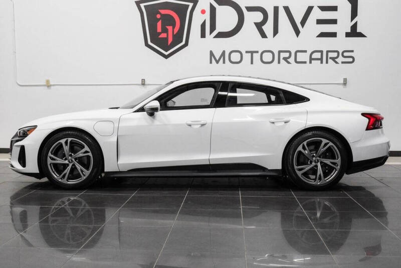 2022 Audi e-tron GT quattro Premium Plus