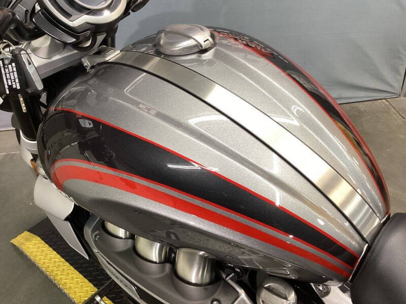 2022 Triumph Rocket 3 GT Silver Ice &amp; S