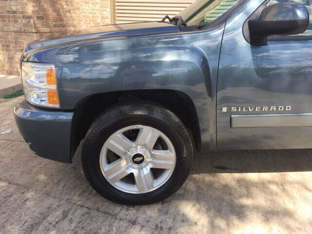 2007 Chevrolet Silverado 1500 LTZ photo 8