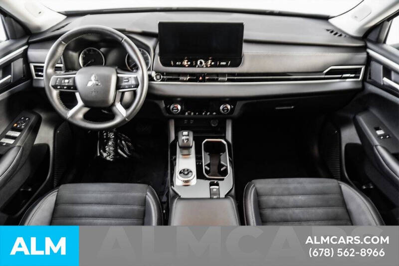 2025 Mitsubishi Outlander SE