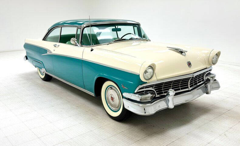 1956 Ford Crestline