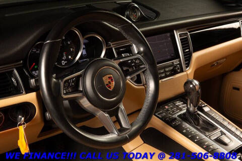 2017 Porsche Macan
