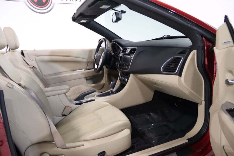 2013 Chrysler 200 Limited